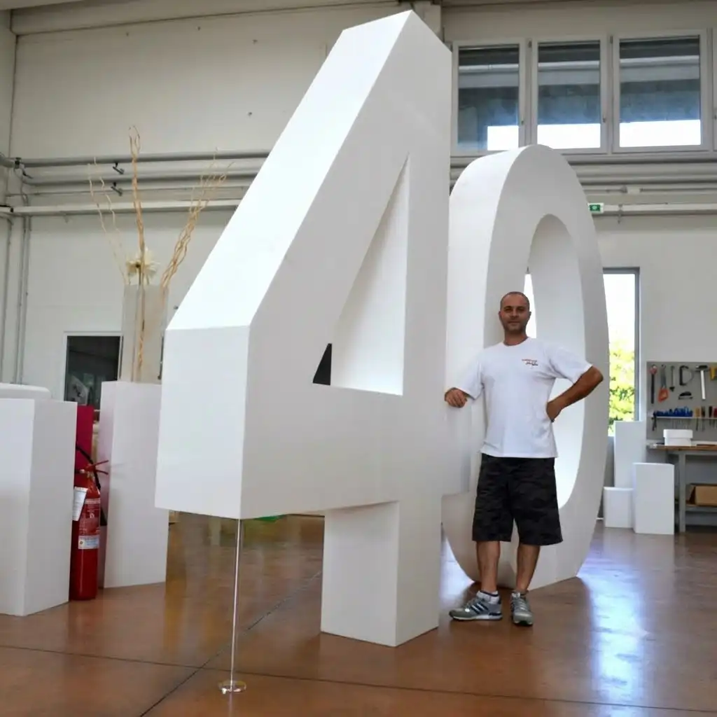 Sagoma polistirolo gigante 40° anniversario 300 cm