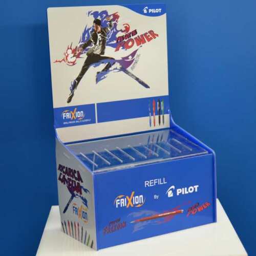 Espositore plexiglass Pilot Refill blu luminoso e trasparente, stampe informative e pubblicitarie. Artigianale, la qualità della lavorazione!