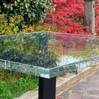 Tavolo PLEXIGLAS® e metallo - immagine 3